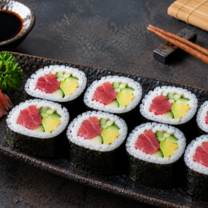 Lachs, Avocado, Gurke Futomaki (8 Stk.)