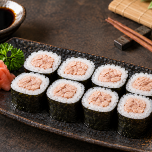 Gekochter Thunfisch Sushi Maki (8 Stk.)